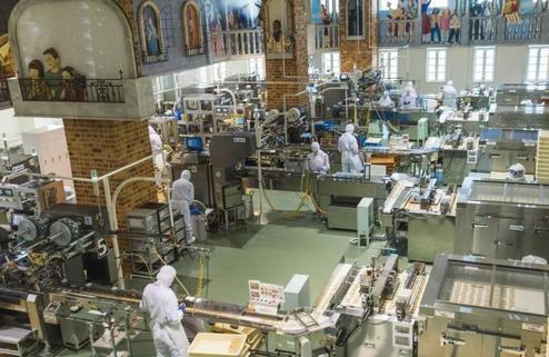 美企撤離中國(guó)后，廣州勞務(wù)服務(wù)市場(chǎng)的新挑戰(zhàn)與機(jī)遇